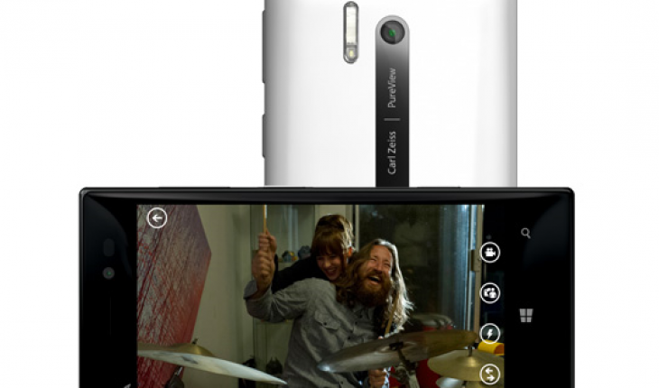 Nokia svela altri dettagli del Lumia 928, confermato il flash allo Xenon e il Rich Recording Audio