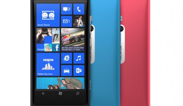 Nokia Lumia 800, prima accensione (video)