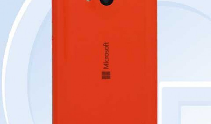 Prime immagini del presunto primo dispositivo Lumia marchiato Microsoft